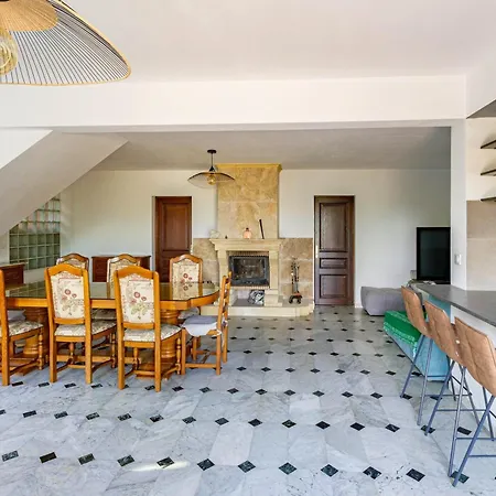 Maison De Charme Pres De Saint-germain-en-laye, Barbecue Inclus